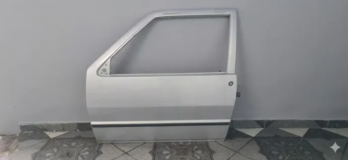 Porta Dianteira Direita (Passageiro) Fiat Uno Antigo (Com Vidro) - Branca