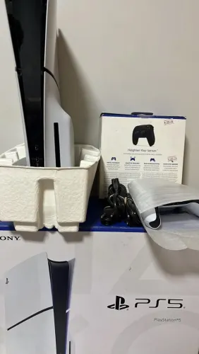 PLAYSTATION 5 SLIM