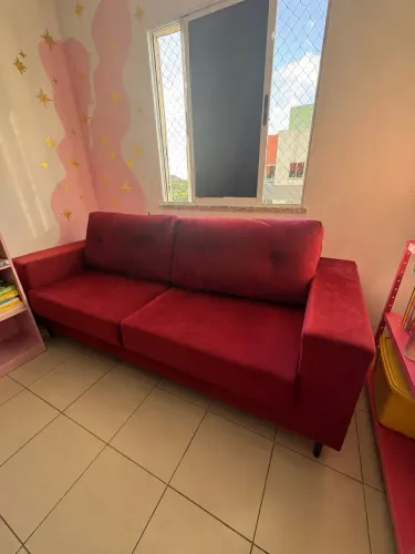 Sofá vermelho 3 lugares