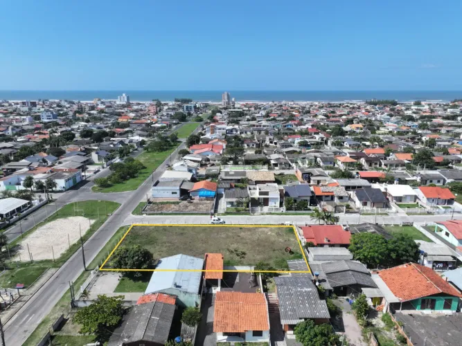 A Oportunidade que Grandes Investidores Procuram: 1200m² Frente ao Mar no Coração de Balne