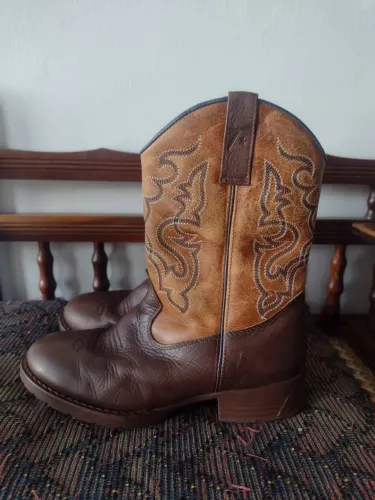 Bota couro legítimo