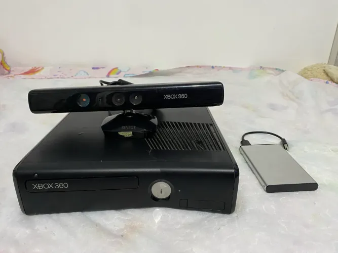 Xbox 360 + 3 controle + kinect + 40 jogos