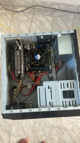 PC básico para estudos trabalho ou retirada de peças 