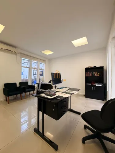 OPORTUNIDADE SALA COMERCIAL COM ÁREA PRIVATIVA E GARAGEM!