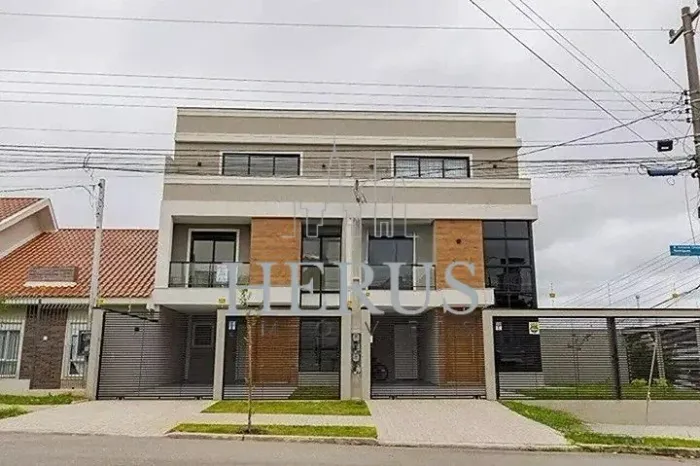 Sobrado Novo à Venda no Capão da Imbuia | 176 m² | 3 Quartos (1 Suíte) | Quintal e Excelen