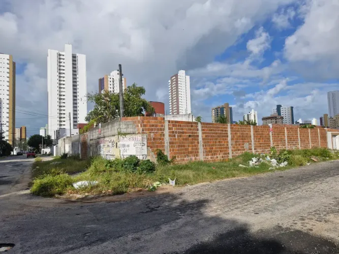 TERRENO DE ESQUINA COMERCIAL 13 X 30 Rua Francisco Claudino Pereira MANAIRA - João Pessoa-