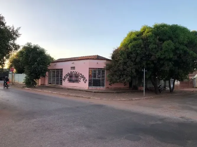 Vende-se imóvel comercial e residencial de esquina - aproximadamente 515 m²