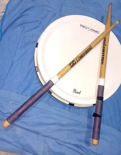 Pad Eletrônico de Bateria (Pearl)+2 baquetas (Liverpool)