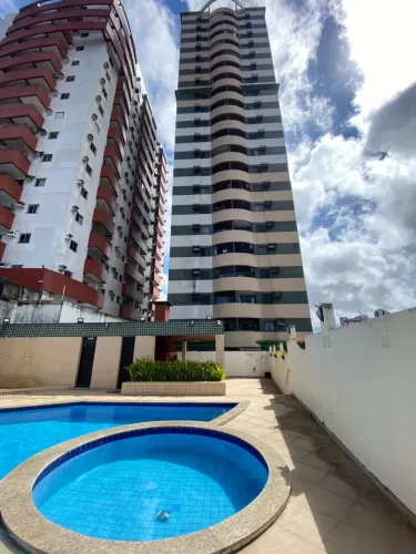 Apartamento Moderno no Ed. Aruãs | 2 Qts (1 Suíte) + Sacada com Reiki