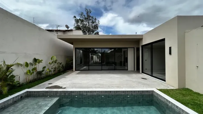 Imóvel para venda possui 222 metros quadrados com 3 quartos em Cidade Jardim - Uberlândia