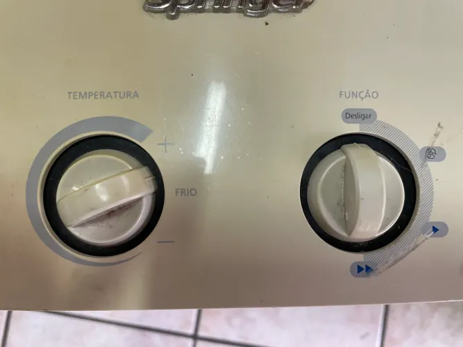 Ar condicionado- Janela 9000 BTU - 220v