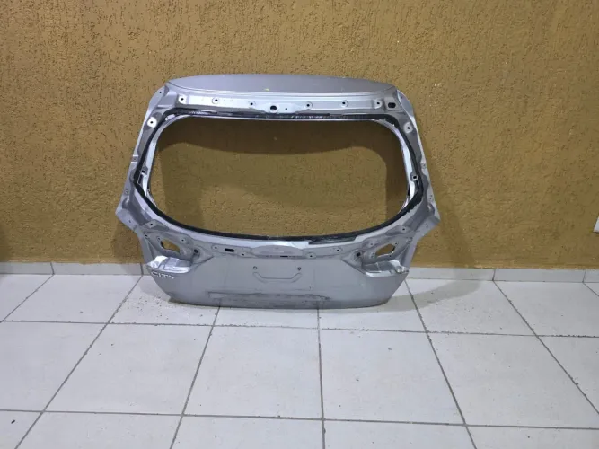 Tampa traseira City Hatch 2022/2023/2024/2025/2026