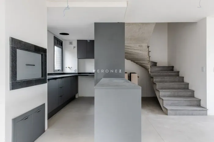 Duplex novo semi-mobiliado