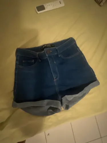 Short azul com elastano- cintuara média