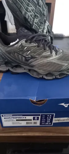 Mizuno wave Prophecy 8 Novo nunca foi usado.