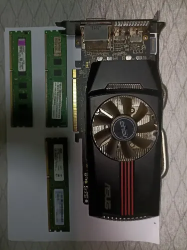 Placa de vídeo Asus EAH6850 DC/1G