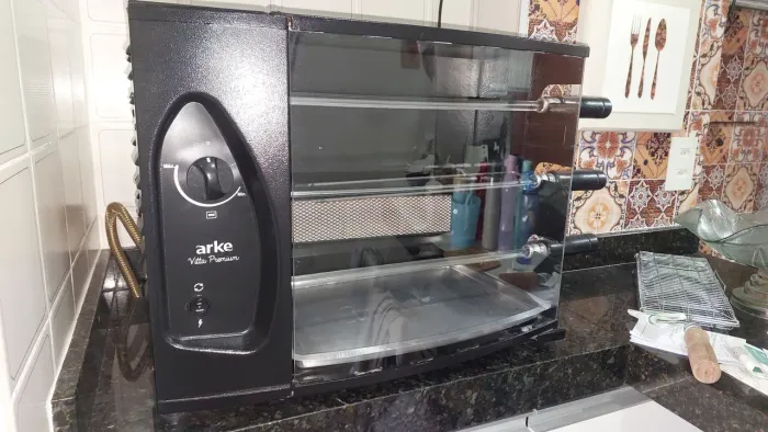 Churrasqueira a gás três espetos Arke Vitta premium 