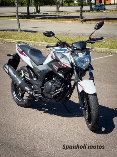 Yamaha fazer 250 2017 com 29 mil km