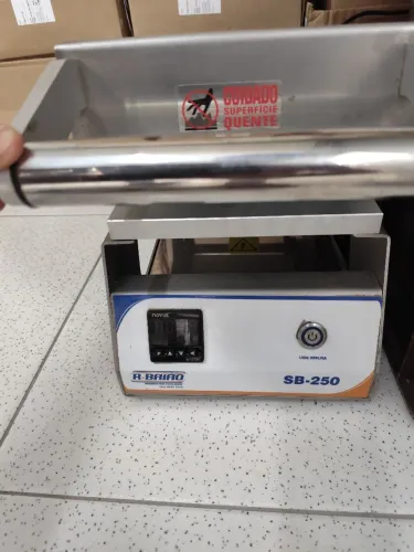 Seladora de bandejas SB 250 inox com Corte 