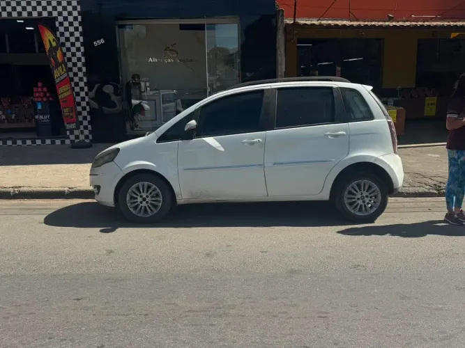Fiat Idea Essence 1.6 Flex 16V 5P 2013