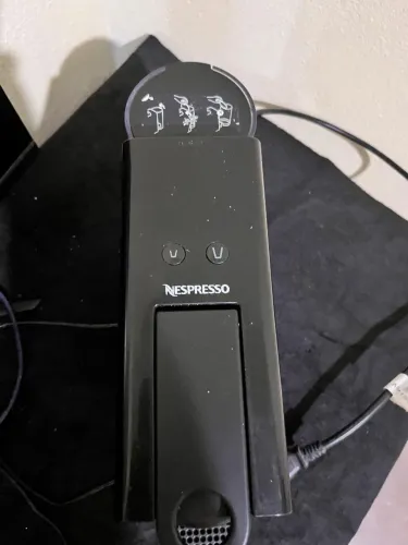 cafeteira Nespresso Essenza Mini