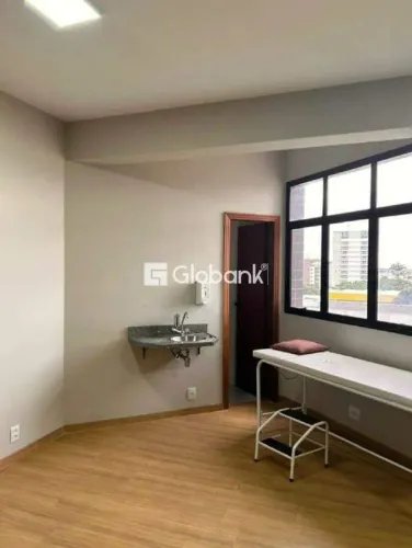 Sala comercial à venda Centro 55m² Montes Claros MG