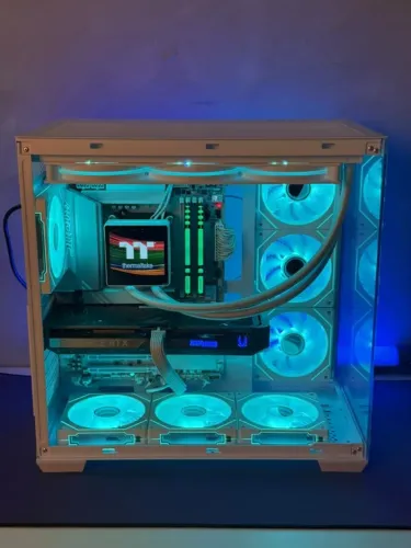 PC Gamer - RYZEN 7 7800X3D, X870, RTX5070 12GB, 32GB(2X16GB), 1TB NVME GEN4, WC 360, 1000W