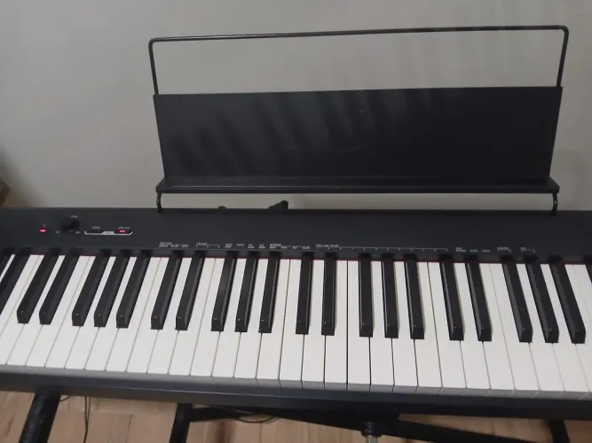 Vende-se:Piano digital casio CPD-S 100 (+ bag,suporte , pedal, banco)