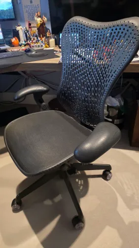 Cadeira Herman Miller mirra 1