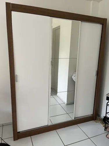Guarda roupa 3 portas com espelho
