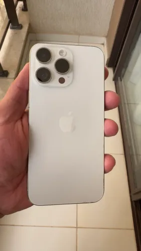 iPhone 15 Pro Max 256GB - Muito novo