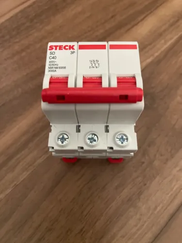 Disjuntor trifásico 40