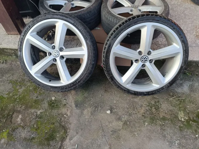 Rodas aro 19 5 furos com pneus