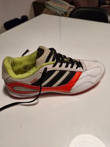 Chuteira Adidas Sala Tamanho 39 Muito Nova