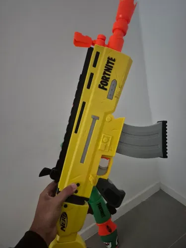 Arma Nerf Fortnite Bazuka e Scar