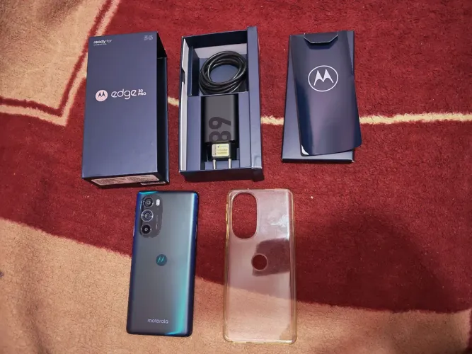 Motorola Edge 30 pro 256gb 144hz muito novo completo na caixa 