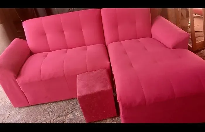 PROMOÇÃO SOFÁ CHAISE 2 METROS + 1 PUFF + 4 ALMOFADAS.. NOVO DE FÁBRICA.. VERMELHO