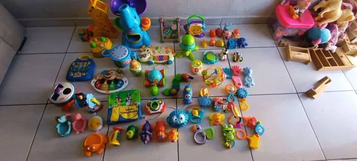 Lote de brinquedos menino e menina 
