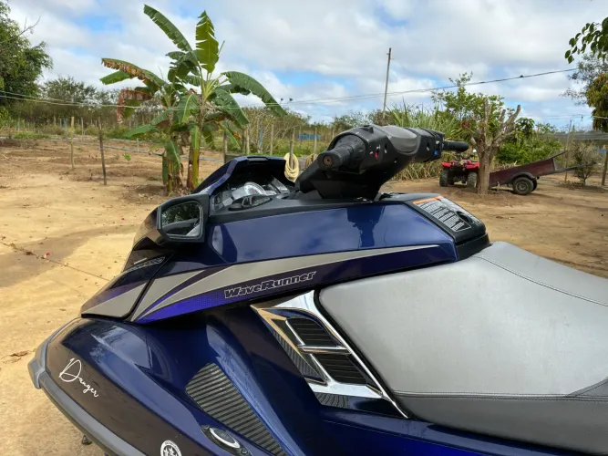 Vendo Jet SKY Yamaha 3 lugares.