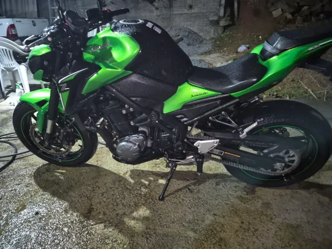 z900