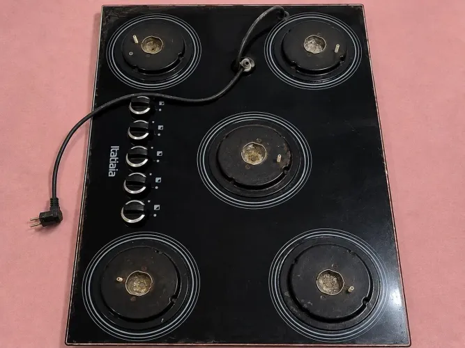 Vendo esse fogão Elétrico Itatiaia 5 bocas 