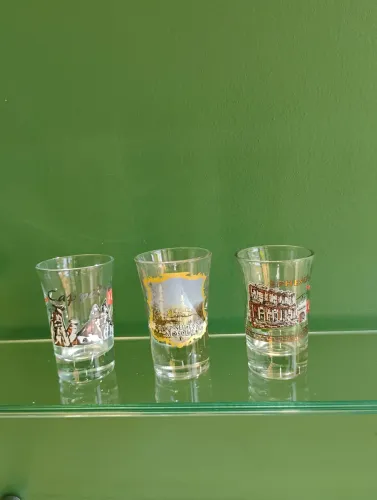 3 copinhos para shots drinks colecionáveis 