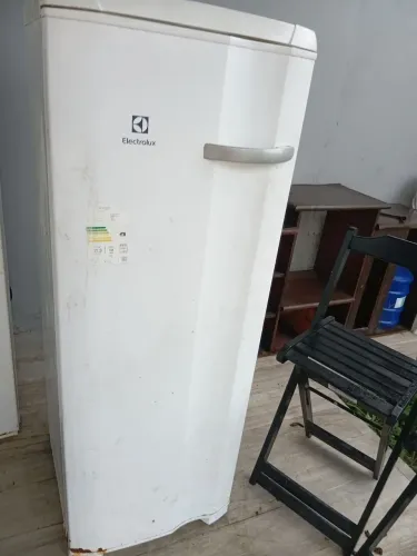 Freezer vertical Novinho 