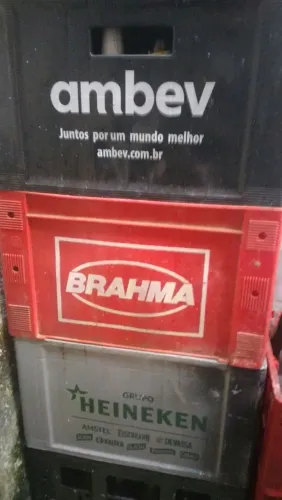 Vendo 9 engradados de cerveja com vasilhame s