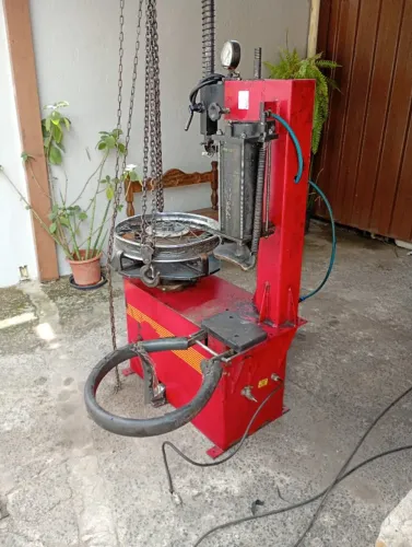 Máquina de desmontar pneu 