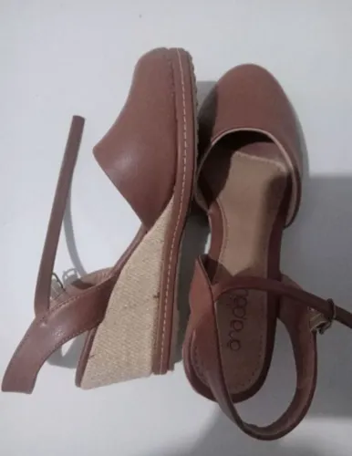 Sandália salto grosso 37