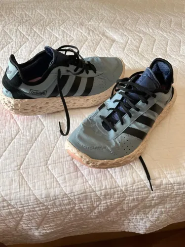 Adidas Zponge Original - Super novo / Pouquíssimo Uso - num 42Br /Us 10,5 