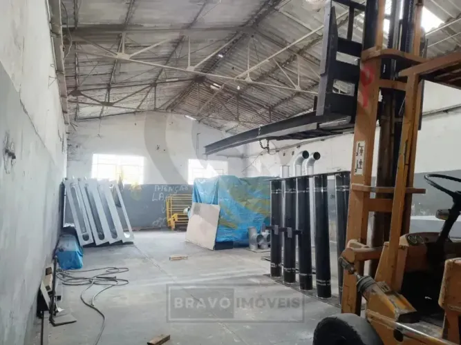 Galpão industrial para aluguel com 326 metros quadrados em Serraria - Diadema - SP