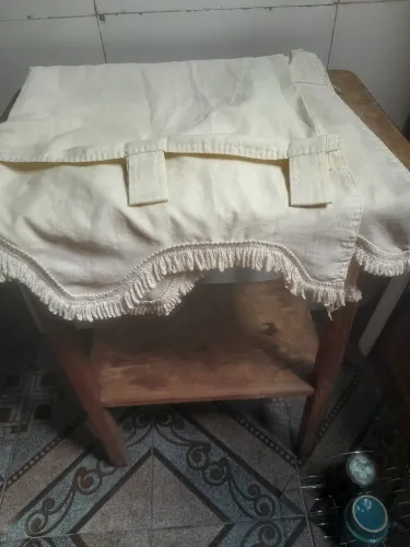Mesinha de angelim