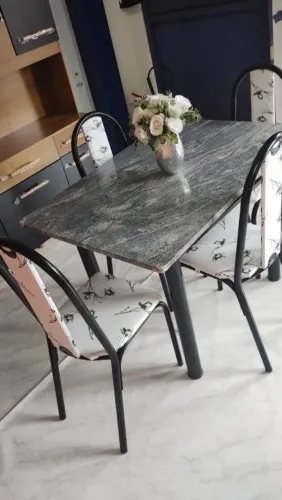 Mesa 4 Cadeiras Retangular - Granito 